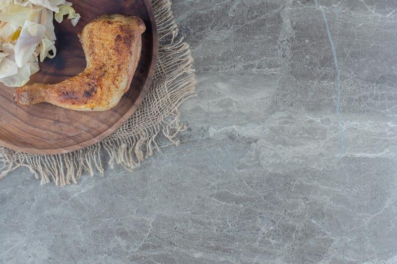 Bezpieczeństwo i higiena – dlaczego blaty kompozytowe sprawdzają się w gastronomii i medycynie?