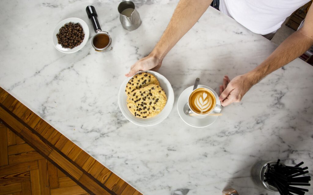 Czy kompozyt jest bezpieczny dla żywności? Fakty o higienie, certyfikatach i standardach sanitarnych